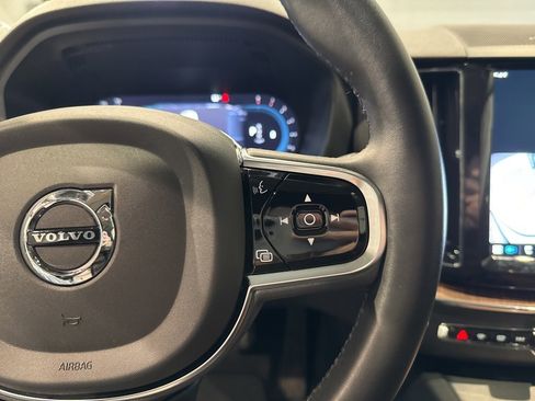 Used 2024 Volvo XC60 B5 Plus w/ Protection Package Premier image 25