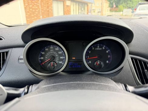 Used 2010 Hyundai Genesis 2.0T RWD image 5