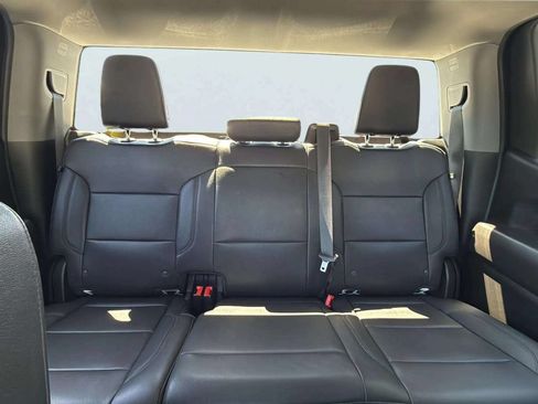 Used 2022 Chevrolet Silverado 1500 W/T w/ WT Value Package AWD/4WD image 17