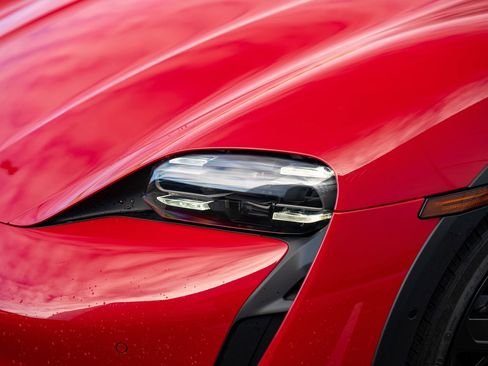 Used 2022 Porsche Taycan 4 Cross Turismo image 28