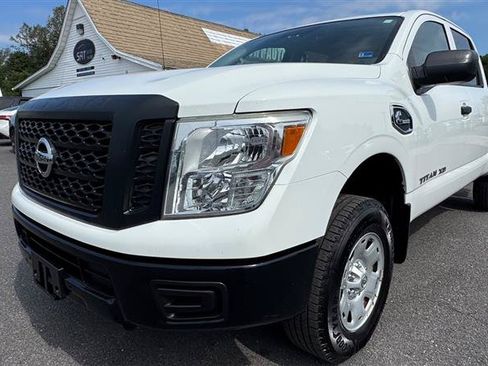Used 2017 Nissan Titan S AWD/4WD image 7