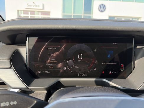 Used 2025 GMC Acadia Elevation image 21