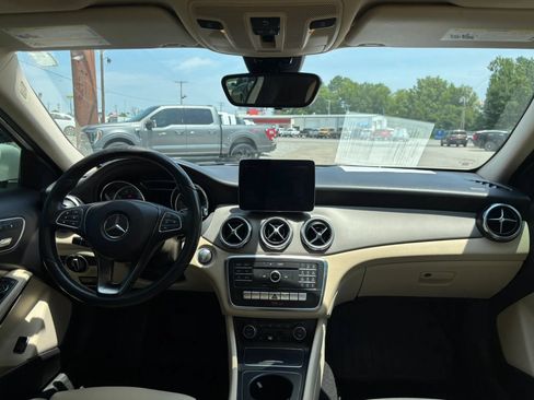 Used 2018 Mercedes-Benz GLA 250 image 21