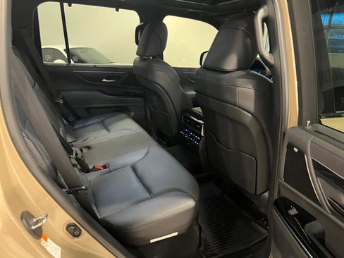 Used 2025 Lexus LX 700h Overtrail image 39