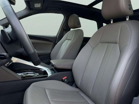 Certified 2025 Audi Q5 Premium w/ Convenience Package AWD/4WD image 21