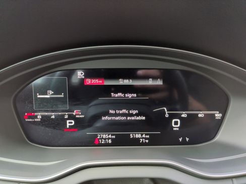 Used 2022 Audi Q5 2.0T Prestige w/ Prestige Package image 21