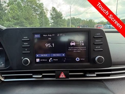 Used 2023 Hyundai Elantra SE w/ Preferred Accessory Package FWD image 11
