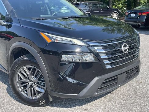 Used 2025 Nissan Rogue S FWD image 9