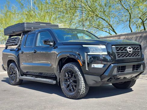 Used 2023 Nissan Frontier SV w/ Midnight Edition Package AWD/4WD image 3