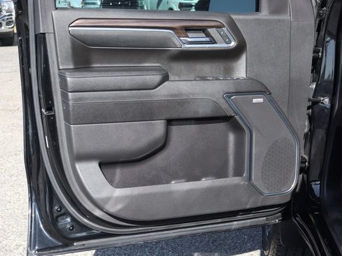 Used 2024 Chevrolet Silverado 1500 LT Trail Boss w/ LT Trail Boss Premium Package AWD/4WD image 18