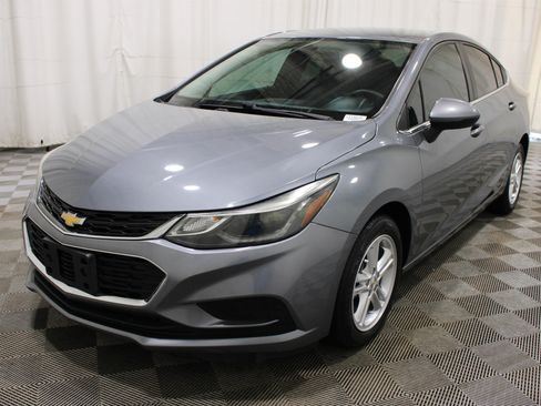 Used 2018 Chevrolet Cruze LT FWD image 32