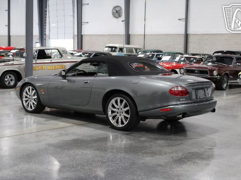 Used 2004 Jaguar XK8 Convertible image 14