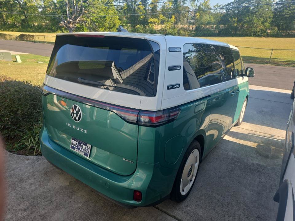 Used 2025 Volkswagen ID. Buzz 1st Edition AWD/4WD image 11