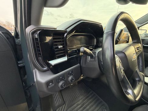 Used 2025 Chevrolet Silverado 1500 LT image 10