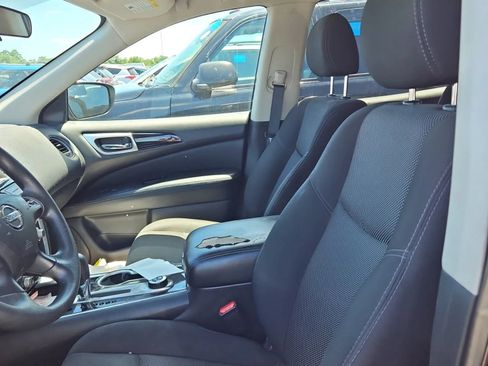 Used 2020 Nissan Pathfinder S AWD/4WD image 2