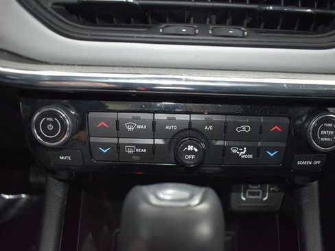 Used 2022 Jeep Compass Limited w/ Sun and Sound Group image 32