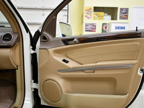 Used 2012 Mercedes-Benz GL 450 4MATIC image 40