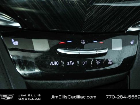 Used 2020 Cadillac XT6 Premium Luxury FWD image 16
