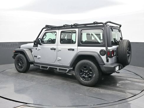 Used 2023 Jeep Wrangler Unlimited Sport AWD/4WD image 3