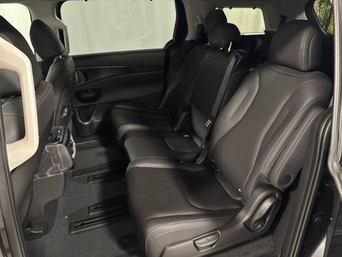 New 2026 Kia Carnival SX w/ SX Dark Edition Package FWD image 5