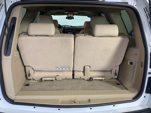 Used 2014 Chevrolet Tahoe LTZ RWD image 34