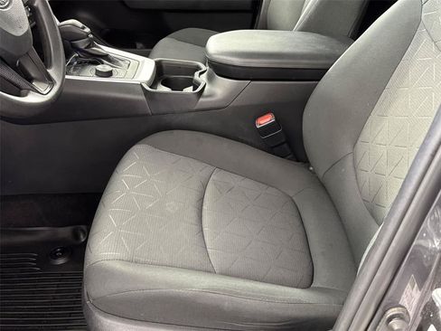 Used 2021 Toyota RAV4 XLE w/ Convenience Package AWD/4WD image 11
