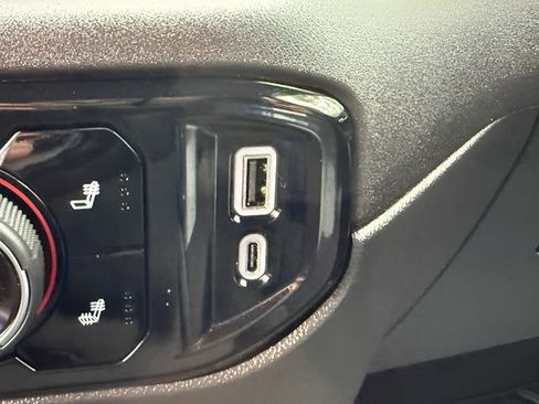 Used 2025 Chevrolet Silverado 1500 LT AWD/4WD image 13