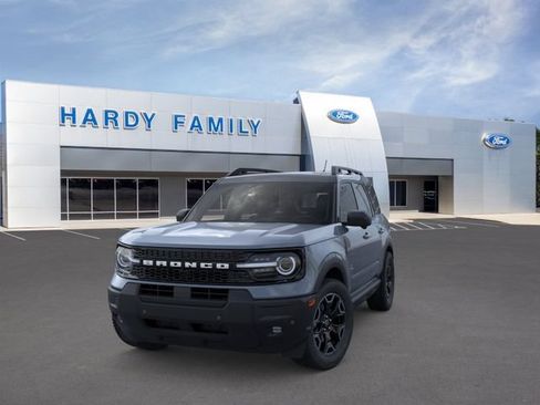Used 2025 Ford Bronco Sport Outer Banks w/ Outer Banks Tech Package+ AWD/4WD image 2