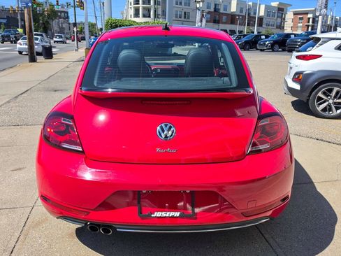 Used 2018 Volkswagen Beetle 2.0T SE FWD image 4