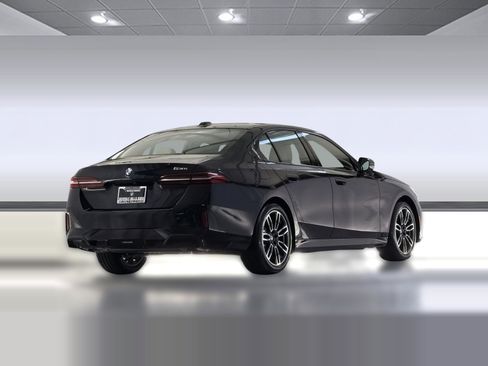 New 2026 BMW 530i w/ M Sport Package RWD image 9