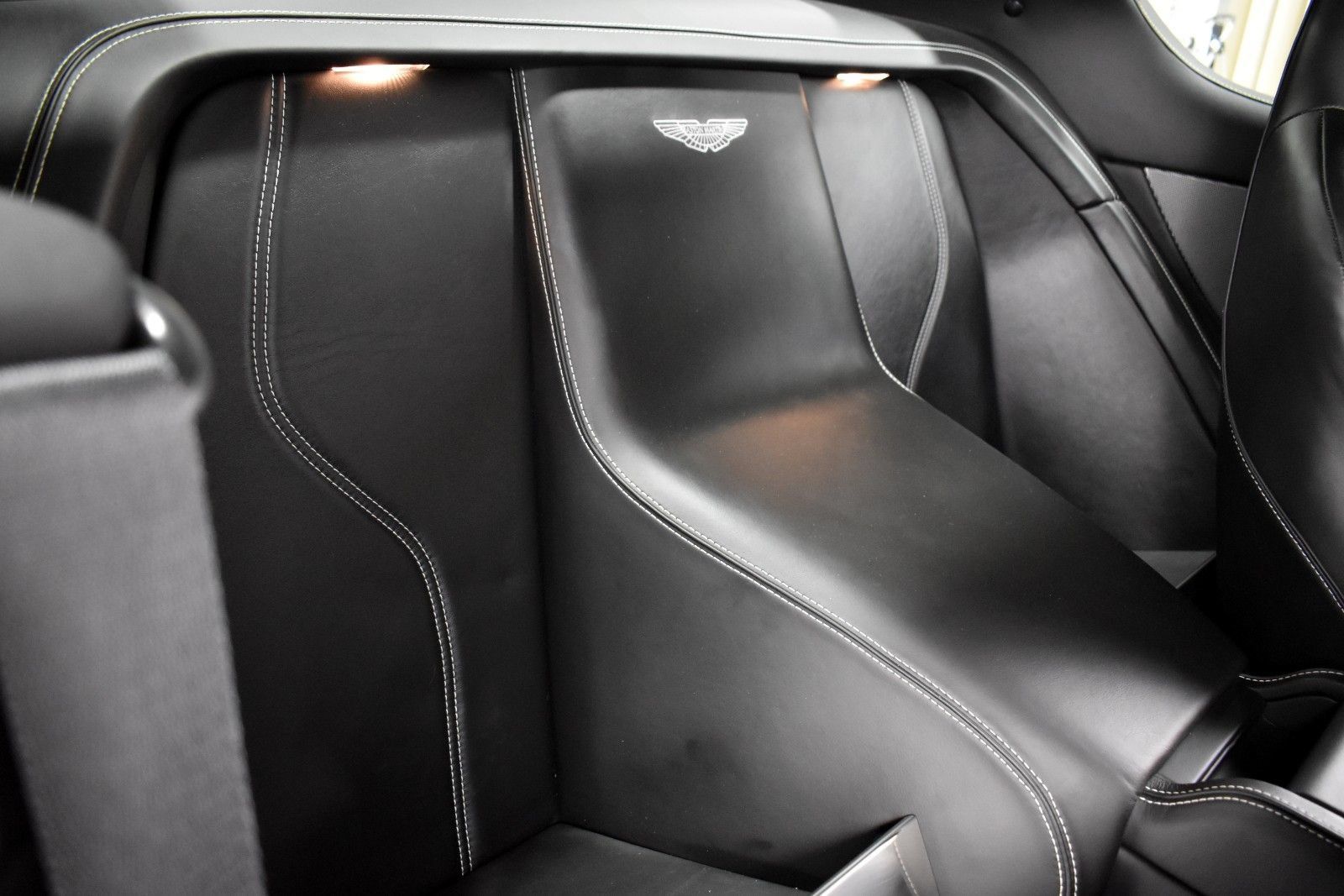 Used 2014 Aston Martin DB9 Coupe RWD image 28