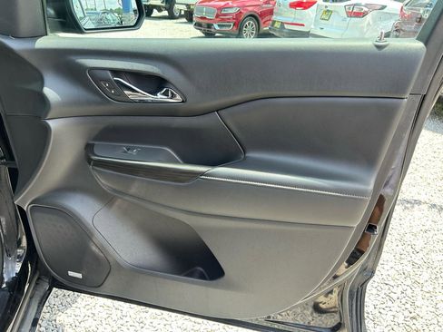 Used 2018 GMC Acadia SLE w/ Driver Alert Package I AWD/4WD image 20