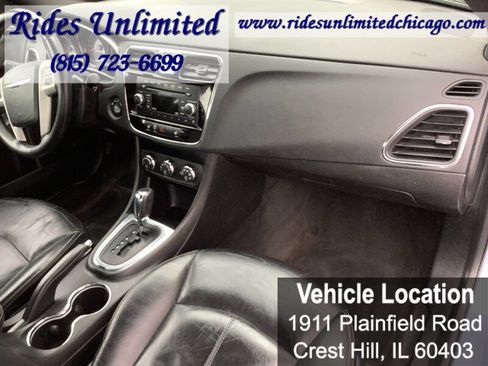 Used 2014 Chrysler 200 Limited image 24
