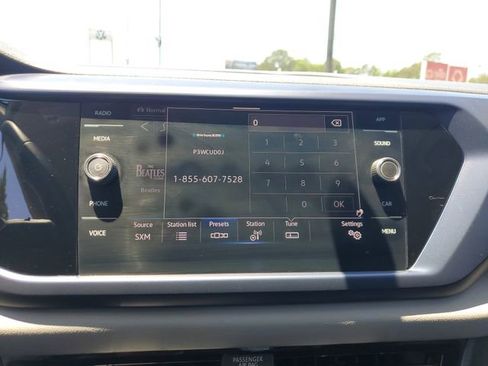 Certified 2022 Volkswagen Taos SE image 19