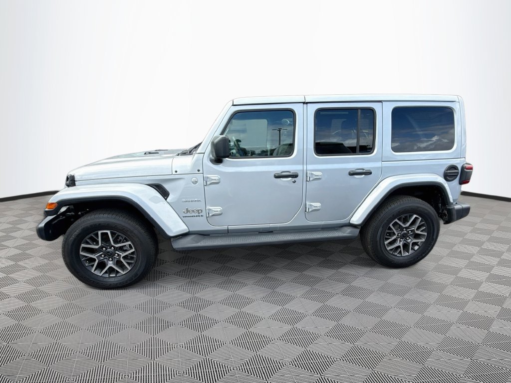 Certified 2024 Jeep Wrangler Unlimited Sahara w/ Technology Group AWD/4WD image 9