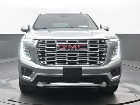 Used 2025 GMC Yukon XL Denali AWD/4WD image 21