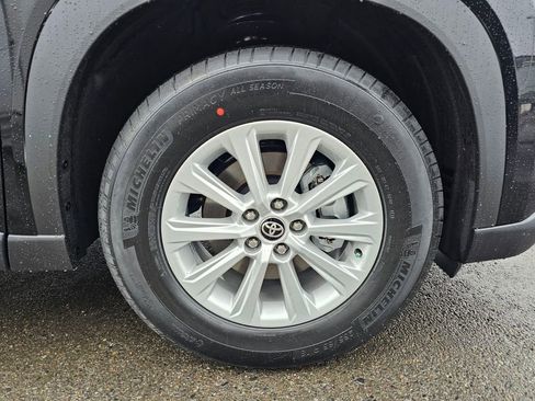 New 2026 Toyota Grand Highlander XLE image 9