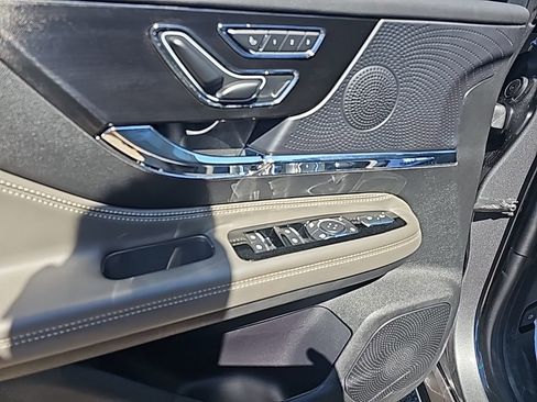 Used 2024 Lincoln Corsair AWD w/ Equipment Group 101A image 11