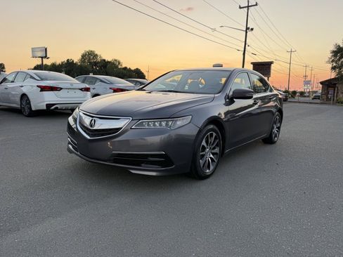 Used 2017 Acura TLX FWD image 3