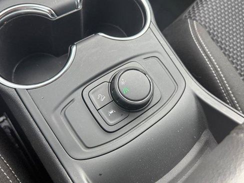 Used 2024 GMC Terrain SLE image 22