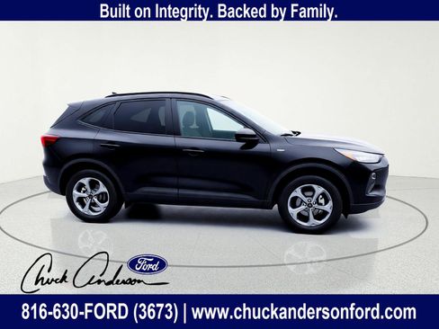 New 2026 Ford Escape ST-Line w/ Cold Weather Package AWD/4WD image 10