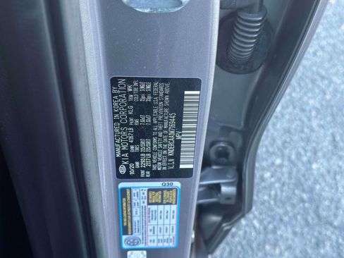 Used 2021 Kia Seltos EX image 18