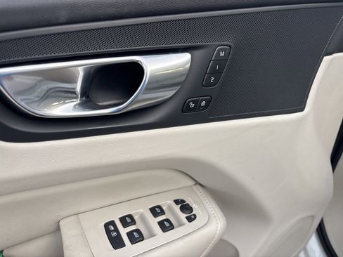 Used 2023 Volvo XC60 T8 Plus w/ Climate Package image 15