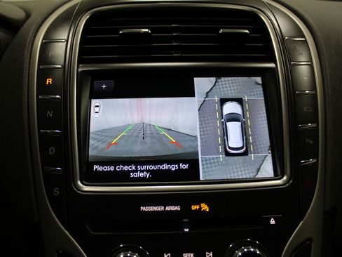 Used 2020 Lincoln Nautilus Reserve w/ Equipment Group 201A image 23