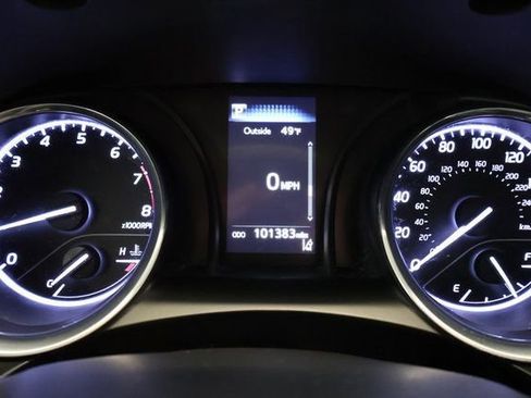 Used 2018 Toyota Camry SE image 17