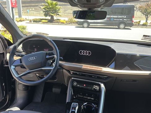 Used 2025 Audi Q5 Premium Plus w/ Premium Plus AWD/4WD image 10
