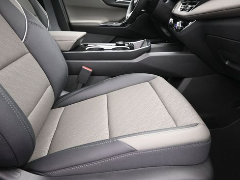New 2026 Chevrolet Equinox LT w/ Convenience Package II AWD/4WD image 44