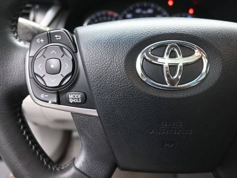 Used 2013 Toyota Camry XLE w/ Leather Pkg FWD image 15