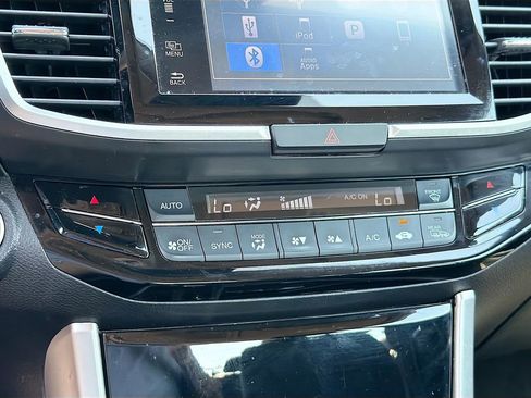 Used 2017 Honda Accord EX image 26