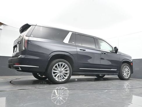 Used 2023 Cadillac Escalade ESV Premium Luxury AWD/4WD image 46